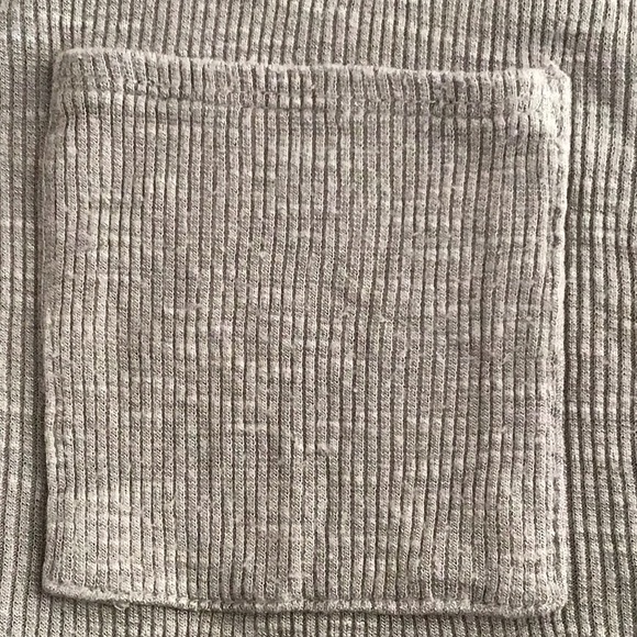 Women’s L Pink Rose Sage Green V Neck Top - Picture 3 of 3